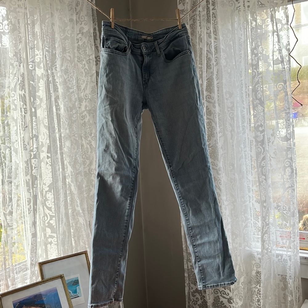 Light Wash Slim Levi’s